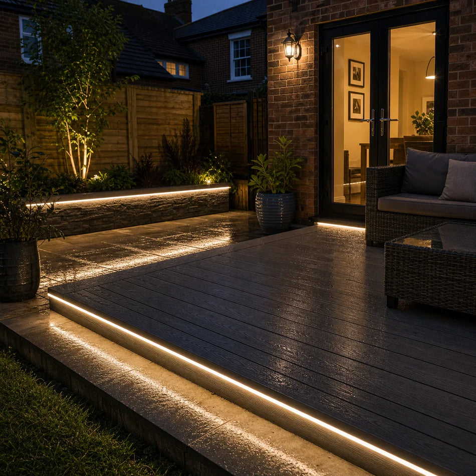 Outdoor LED Strip Warm White 3000K 48V 8x16mm IP67 10cm Cut 40m — House of LEDs UK