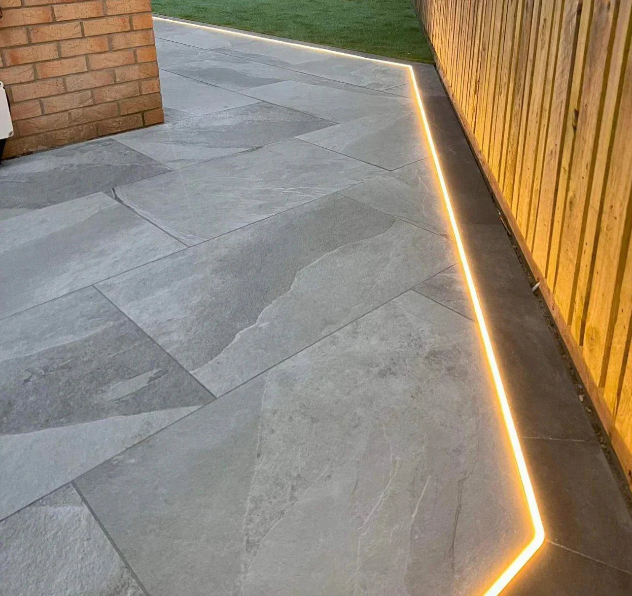 Extra Long Warm White Neon Flex 48V 10x20mm IP68 Waterproof 50m — view 13 — House of LEDs UK